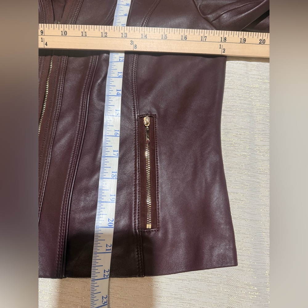 🛍️White House Black Market Leather Jacket. - Picture 5 of 10